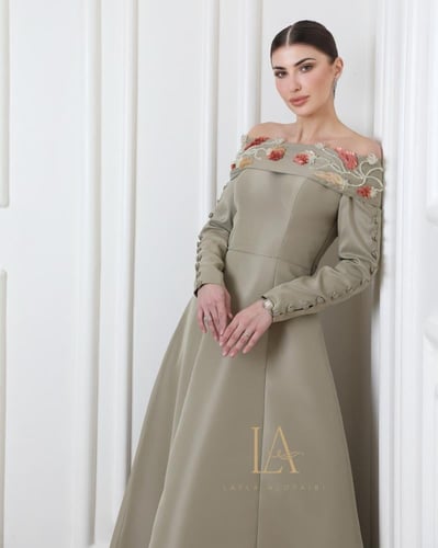 فستان ذو شك مميز