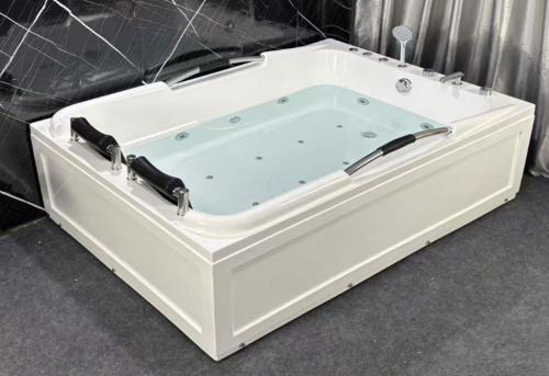 جاكوزي مستطيل مقاس ١٧٠*١٢٠ فل كامل ٢ متور نظام مسا...