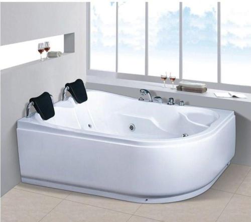 جاكوزي مقاس ١٨٠*١٢٠ لون ابيض كامل المواصفات