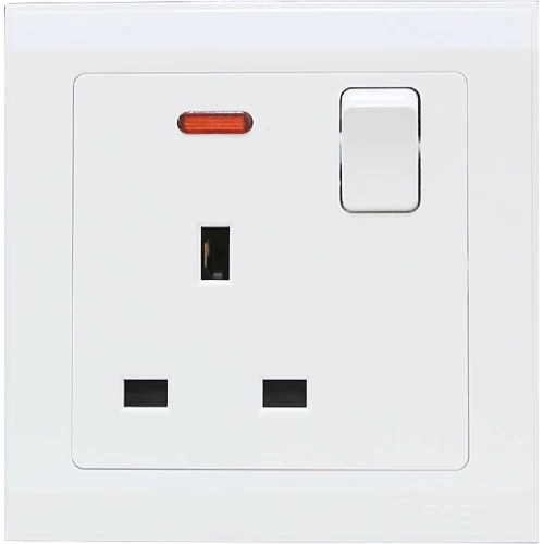 فيش ثلاثي مع مفتاح 13 امبير لون ابيض موجي.