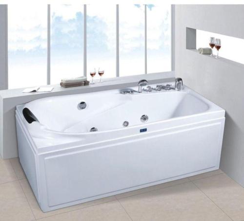 جاكوزي لون ابيض مقاس ١٥٠*٧٨ كامل المواصفات يسار