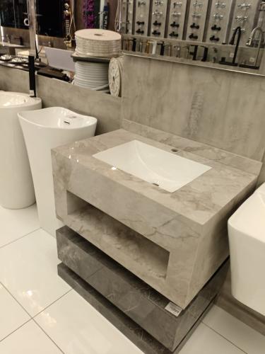 مغسله فيراقو مع مرايا وحوض رخام 60 سم