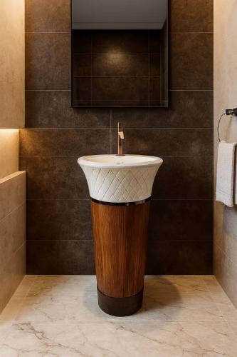 مغسلة حمام برميل مودرن لون خشبي مع ابيض