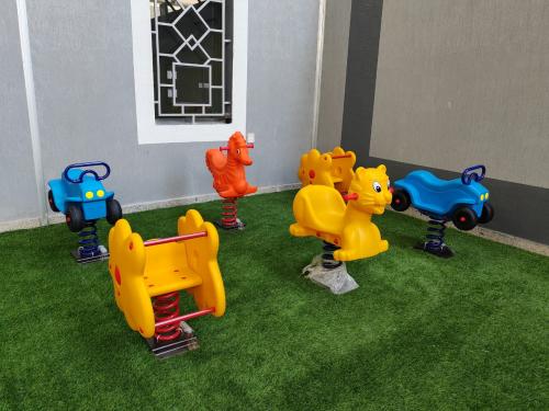 أرجوحة أحصنة هزازة