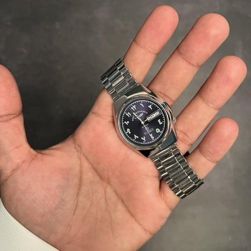 ساعة فنتج ويست اند