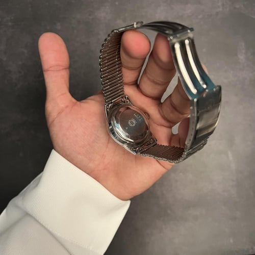 ساعة فنتج ويست اند