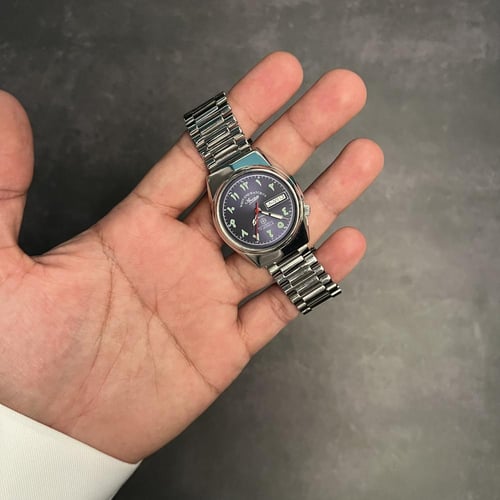 ساعة فنتج ويست اند