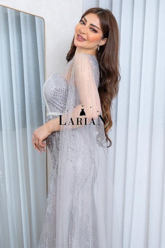 فستان سهره بأكمام طويل مزيج من النقوش والفصوص