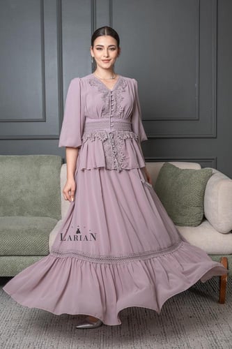 فستان لحمي بتفاصيل دانتيل ناعمة - لاريان ستور