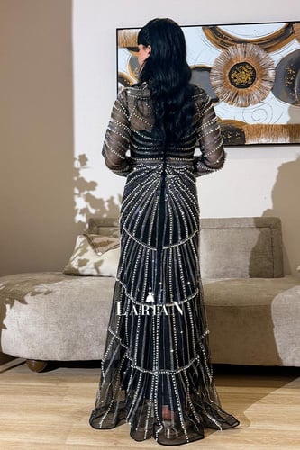 فستان سهره اسود مرصع ب الكرستال واللؤلؤ- لاريان ست...