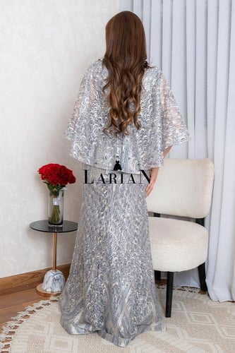 فستان سهره نمط قرميد مطرز ومرصع بالفصوص - لاريان س...