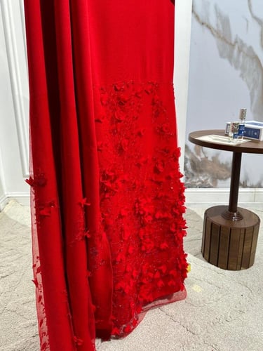 فساتين باربي تل مورد احمر