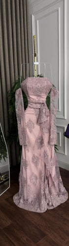 فستان دانتيل وردي