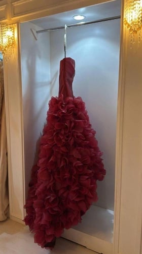 فساتين مـيكادو + ورود قص ليزر