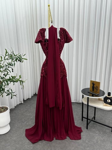 فساتين شيفون.. كلفه شك