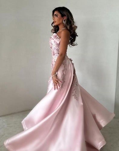 فساتين ميكادو