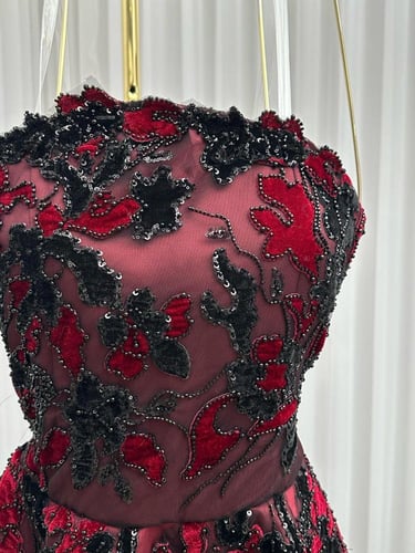 فستان عنابي فخم