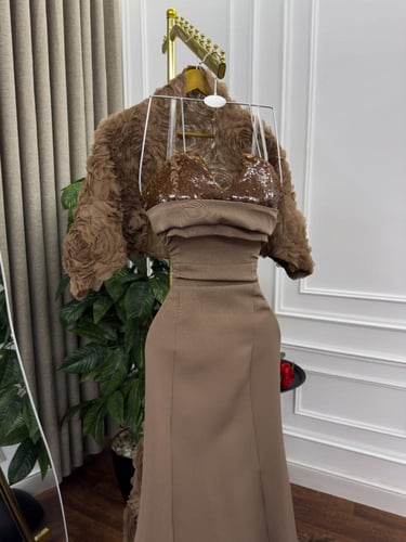 فساتين باربي ورد