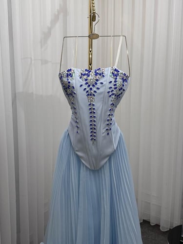 فستان سماوي فخم