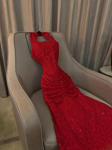 فستان دانتيل سهره بتطريز خرز