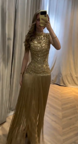 فستان ذهبي