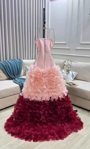 فساتين مـيكادو ورود قص ليزر