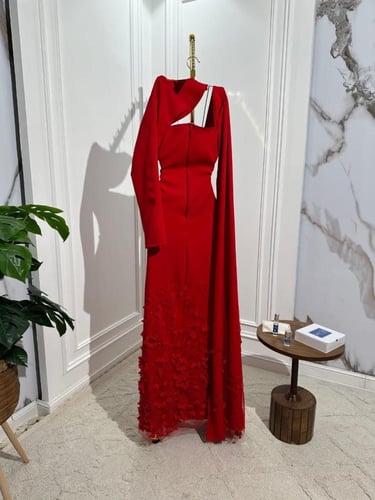 فساتين باربي تل مورد احمر