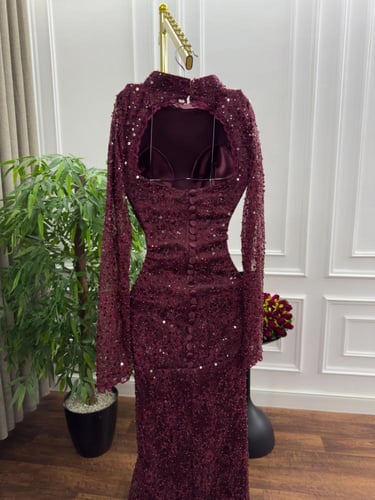 فستان دانتيل مطرز لول وخرز