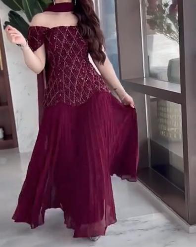 فساتين شيفون.. كلفه شك