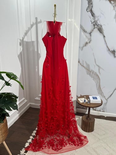 فستان لكرا كريب + تل مورد احمر