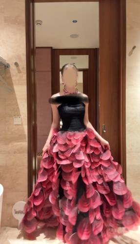 فستان عنابي