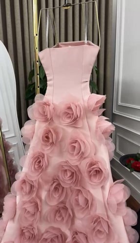 فساتين ميكادو