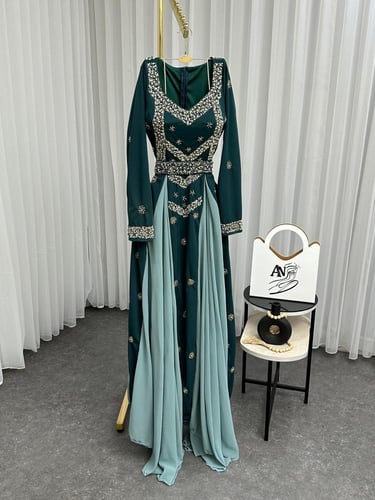 فستان فخم مطرز