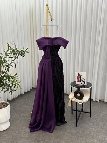 فساتين كلفه مطرز مبطن