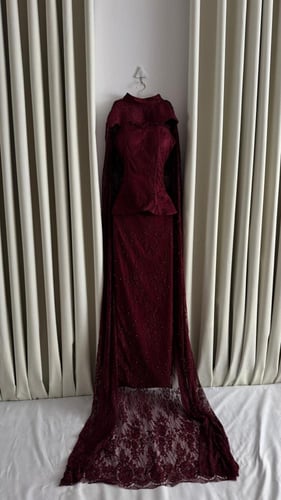 فستان دانتيل