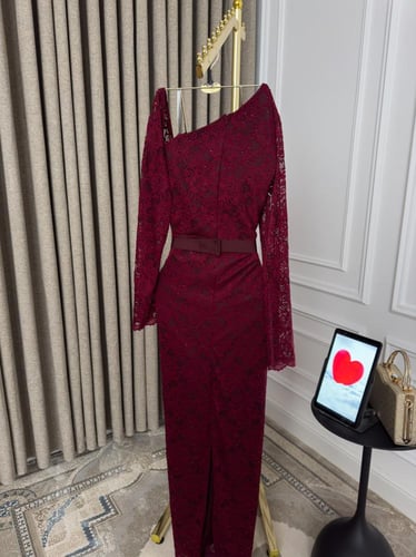 فستان دانتيل عنابي