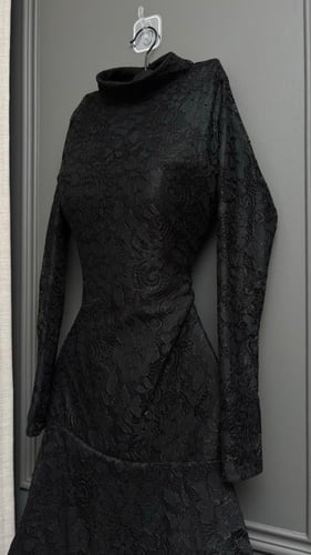 فستان اسود دانتيل