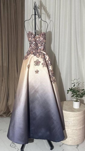 فساتين تطريز نجوم