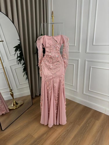 فستان كلفة ورود