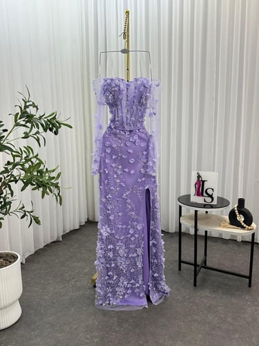 فستان تل مطرز و مورد