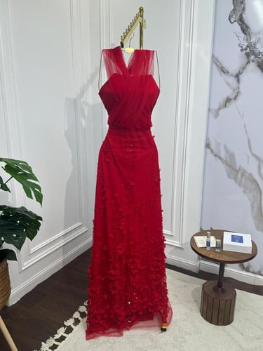 فستان لكرا كريب + تل مورد احمر