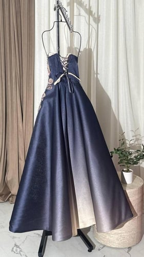 فساتين تطريز نجوم