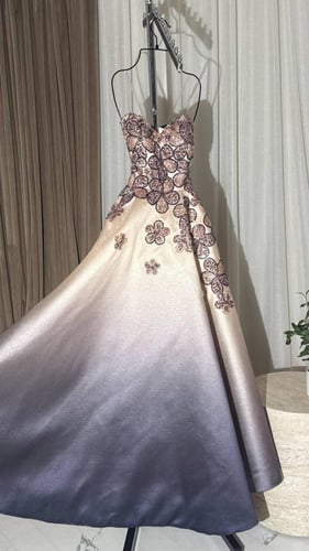 فساتين تطريز نجوم