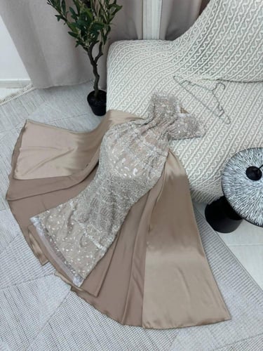 فستان خرز وذيل تفته