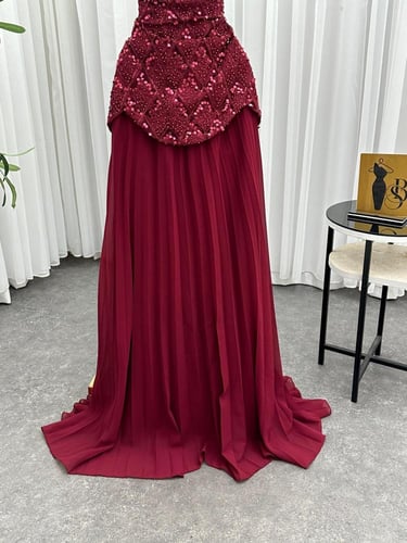 فساتين شيفون.. كلفه شك