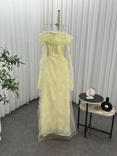 فستان دانتيل ع تل ليموني