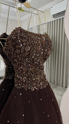 فستان تل بني