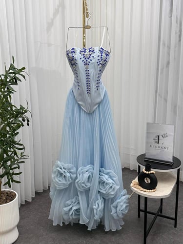 فستان سماوي فخم