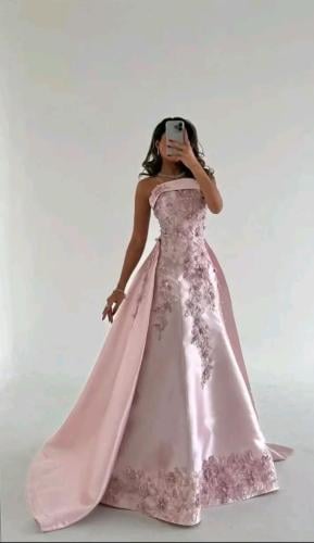 فساتين ميكادو