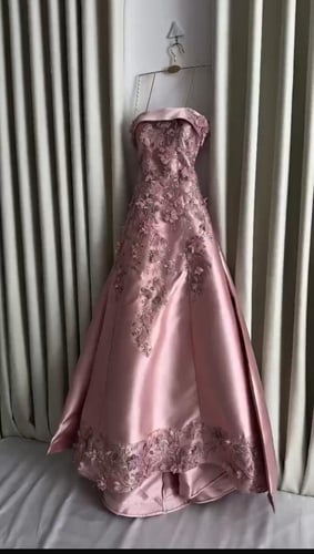 فساتين ميكادو